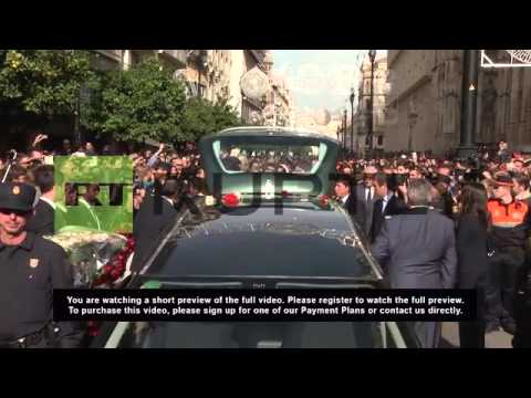 Spain: &quot;We all loved her!&quot; Seville bids farewell to Duchess of Alba