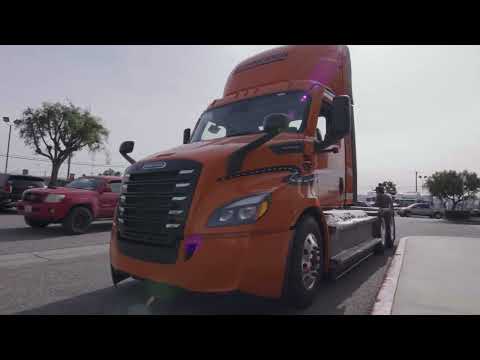Schneider&#039;s first electric truck arrives in Southern California