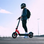 Η Ιστορία Ψεύδους στο TikTok: Θα Χρειάζονται Άδεια οι Αναβάτες Ηλεκτρικών Σκούτερ μέχρι το 2026;